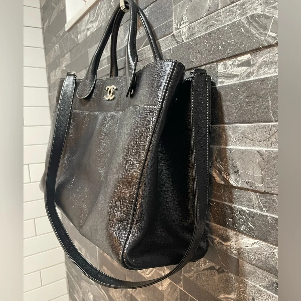 Chanel Black Caviar Leather Top Handle Executive Cerf Tote Bag - Picture 5 of 17